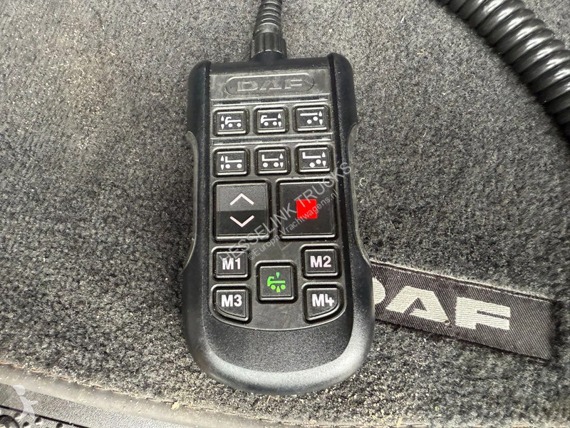 Trekker DAF 480 SSC Super Space 2x tank LED...