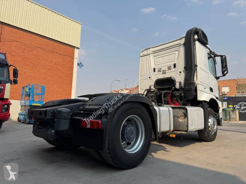 Traktor Mercedes
