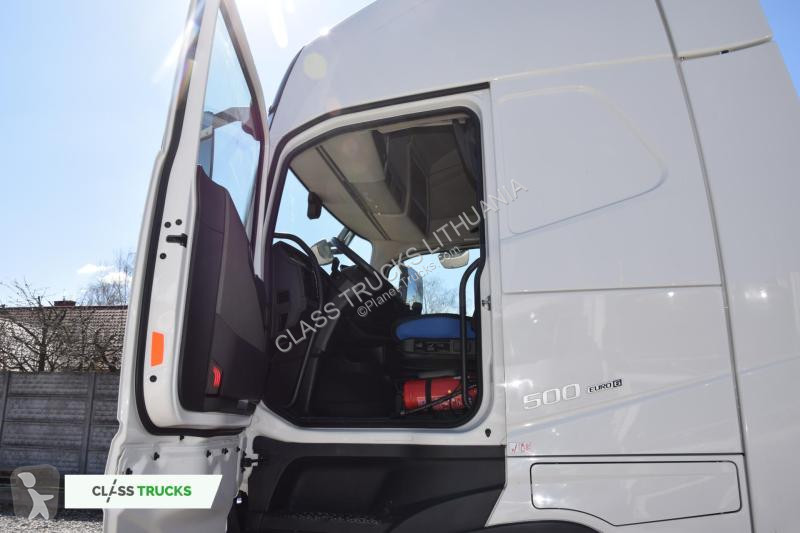 Traktor Volvo 500 Globetrotter XL Varios