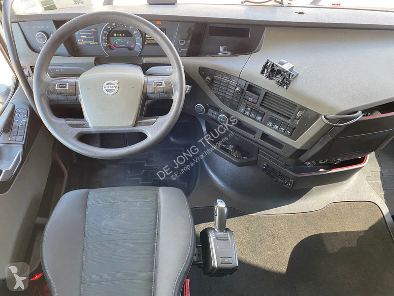 Tahač Volvo 13420 Globetrotter / ADR + PTO /...