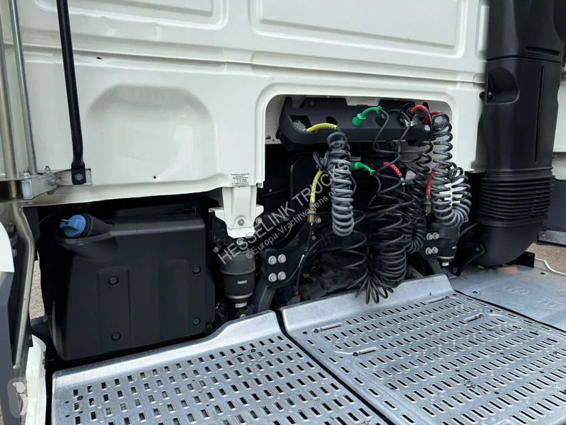 Trekker DAF 480 SSC Super Space 2x tank LED...
