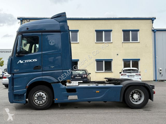 Tractor Mercedes...