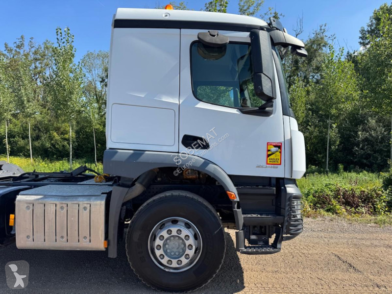 Tracteur Mercedes 2046