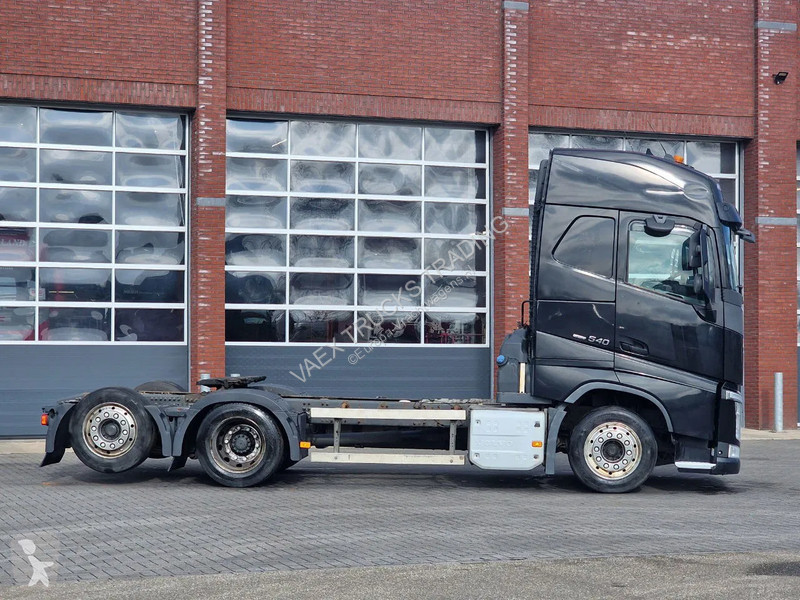 Tahač Volvo 13540 Globetrotter 6x2 - Full air -...
