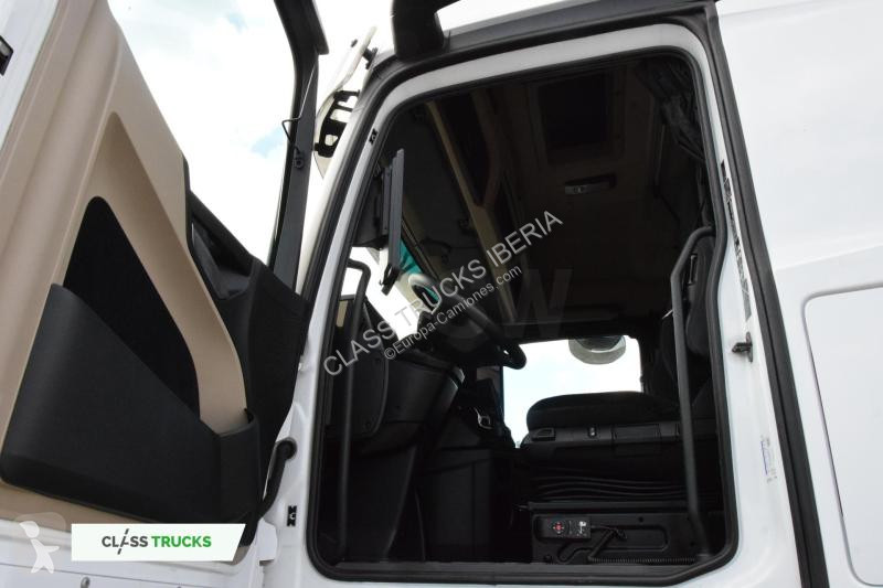 Traktor Mercedes 5 1845 BigSpace
