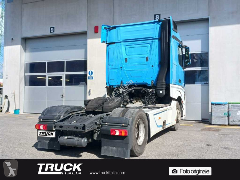 Tractor Mercedes V