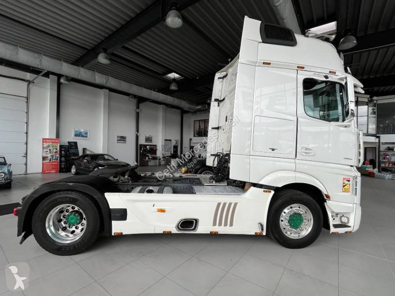 Tractor Mercedes