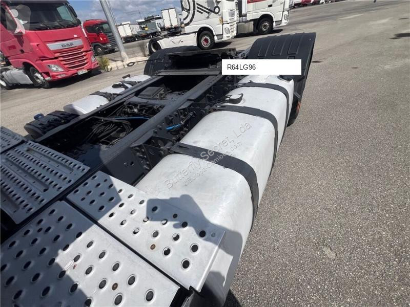 Cap tractor Renault AE 440