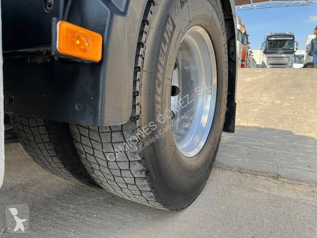 جرار Volvo