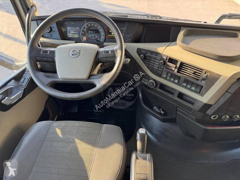 جرار Volvo