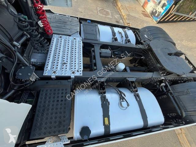 جرار Volvo 500