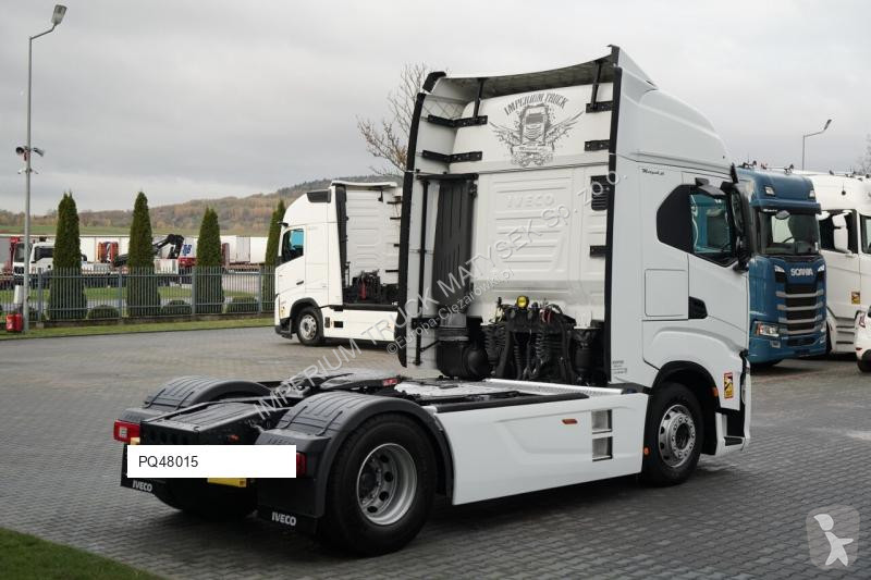 Влекач Iveco 480