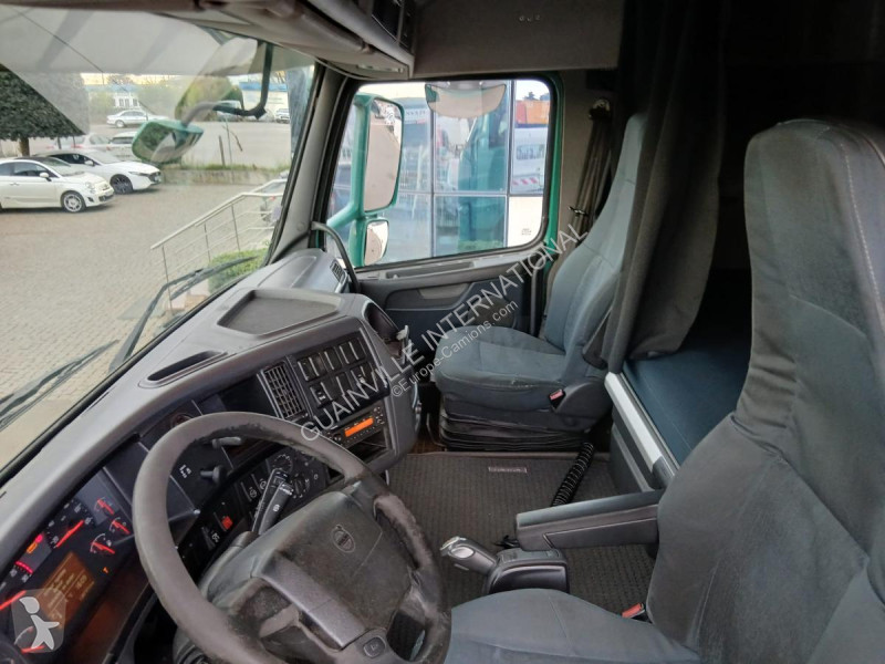 جرار Volvo 500