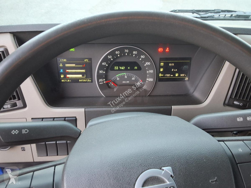 جرار Volvo 380