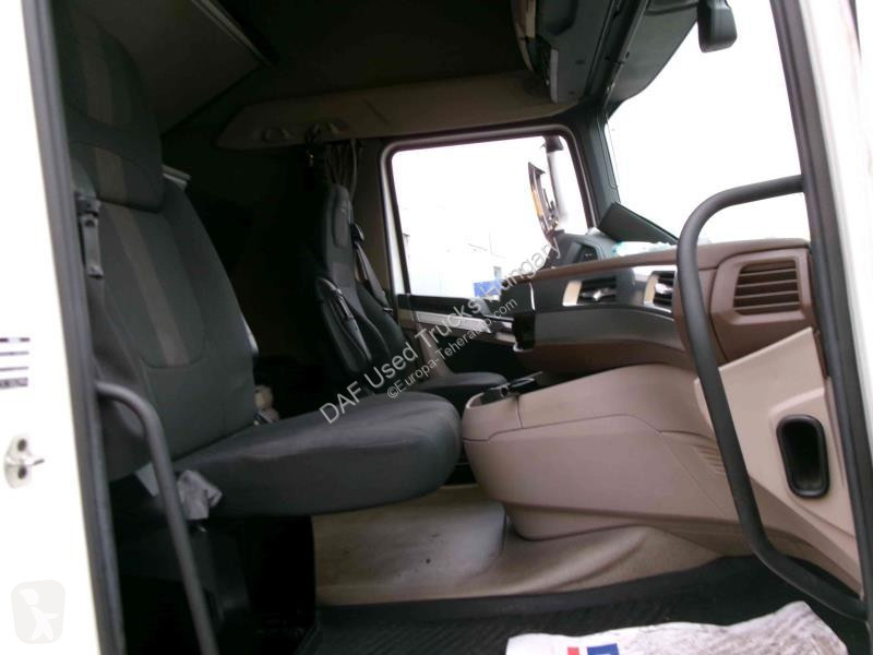 جرار DAF + 530 FT LOW DECK 4X2