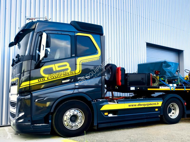 جرار Volvo 4x2 750cv Euro6 65T avec hydraulique