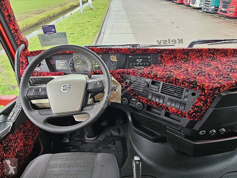 جرار Volvo 420 LNG GAS 1ST OWNER