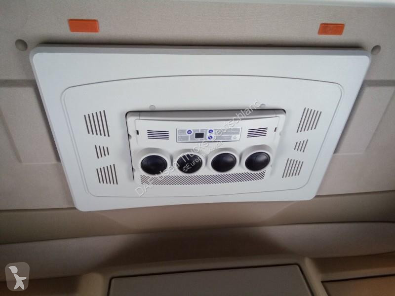 جرار DAF XF  FT LOW DECK 4X2