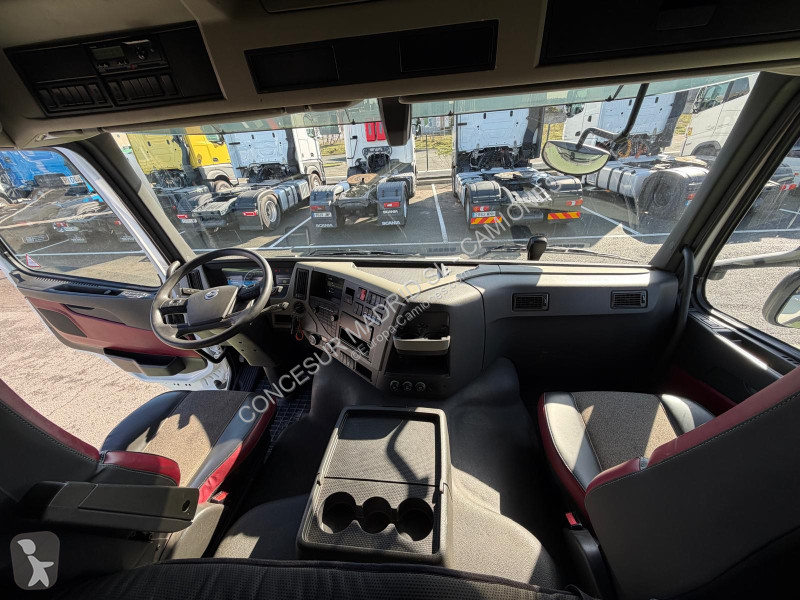 جرار Volvo  450