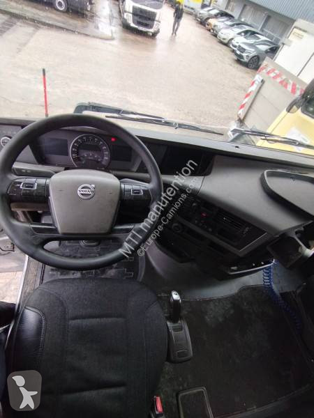 جرار Volvo