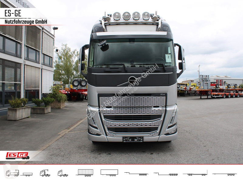 Влекач Volvo 551 8x4 Tridem VLA (Luftfederung)