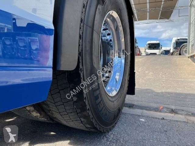 جرار Volvo