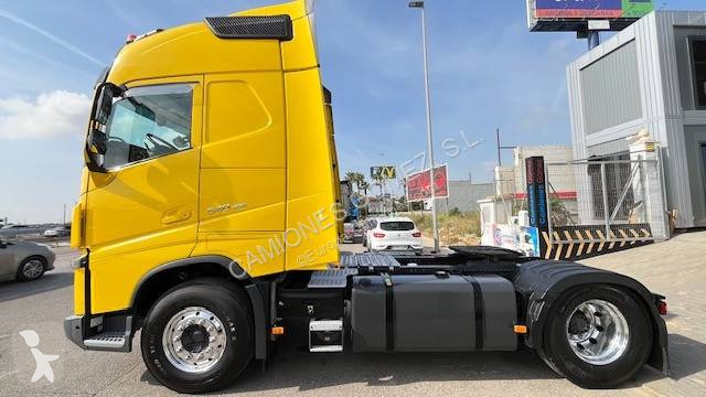جرار Volvo