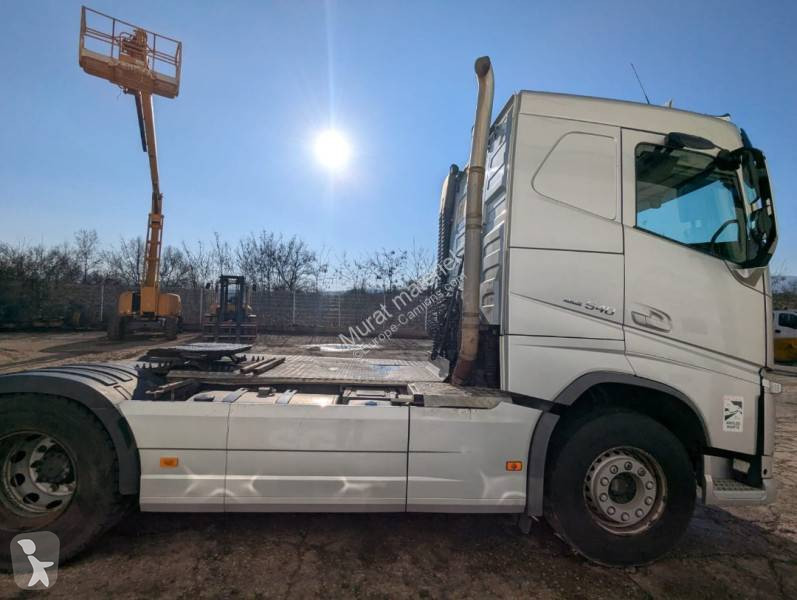 جرار Volvo