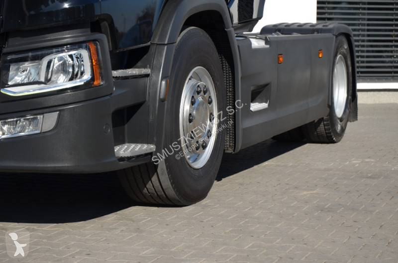 Влекач Scania