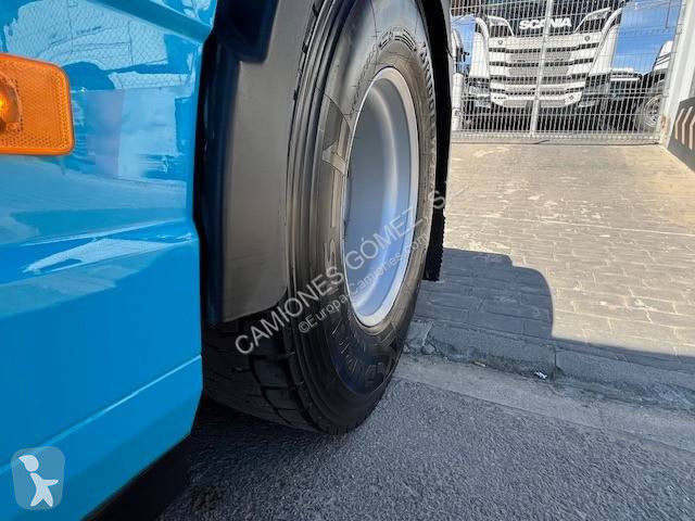 جرار Volvo