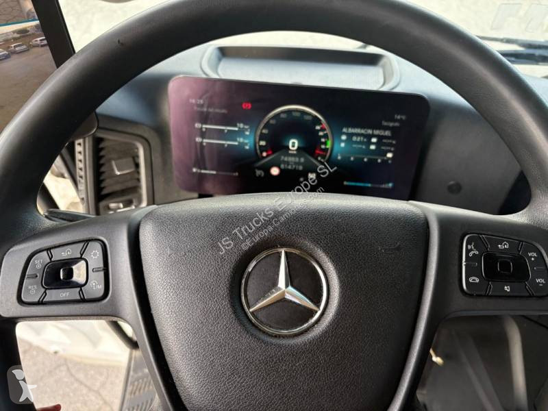 جرار Mercedes