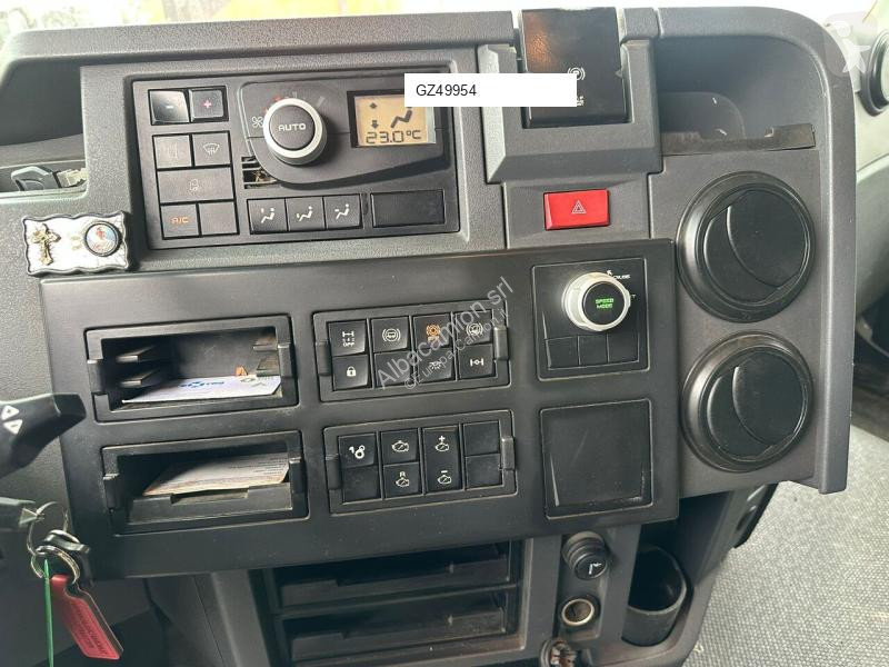 جرار Renault T460