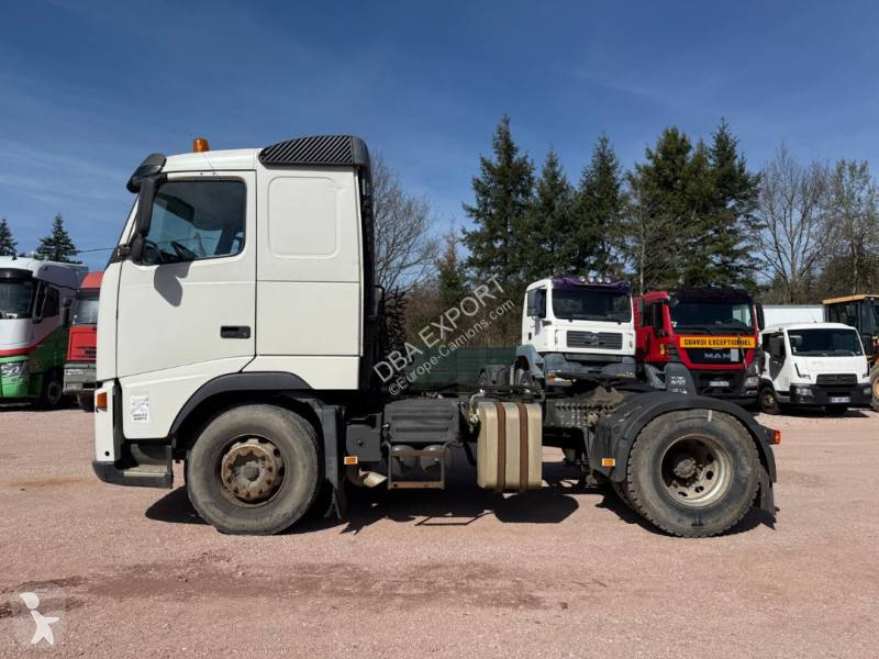 جرار Volvo