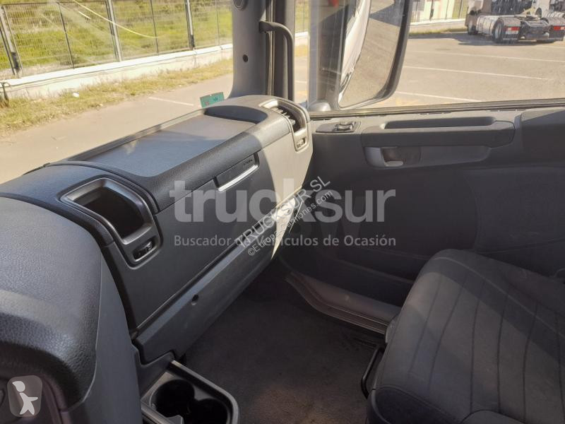 جرار Scania 520