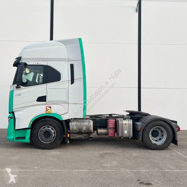 Traktor Iveco