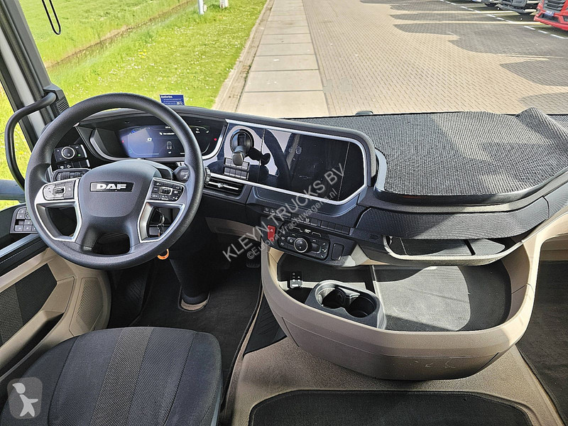 Cap tractor DAF XG