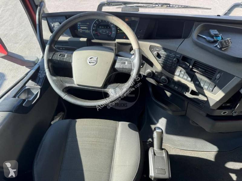 جرار Volvo
