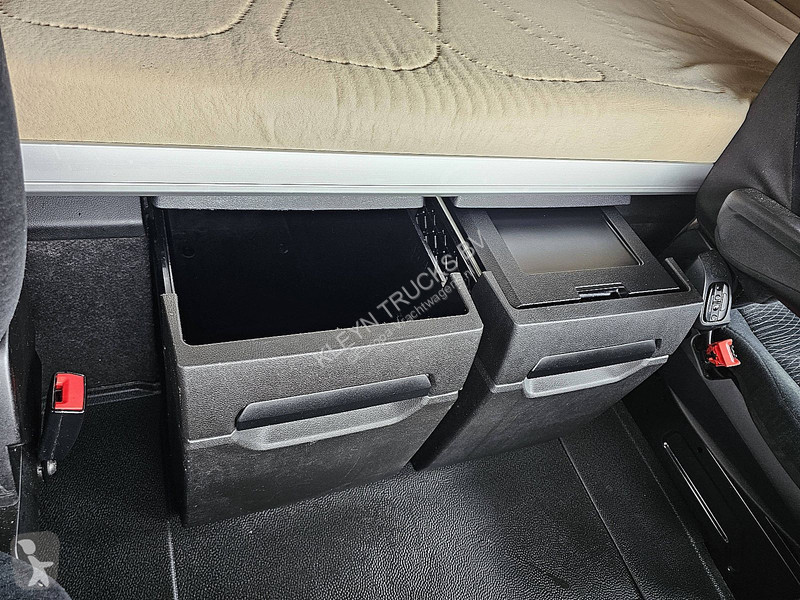 جرار Mercedes ACTROS 1848