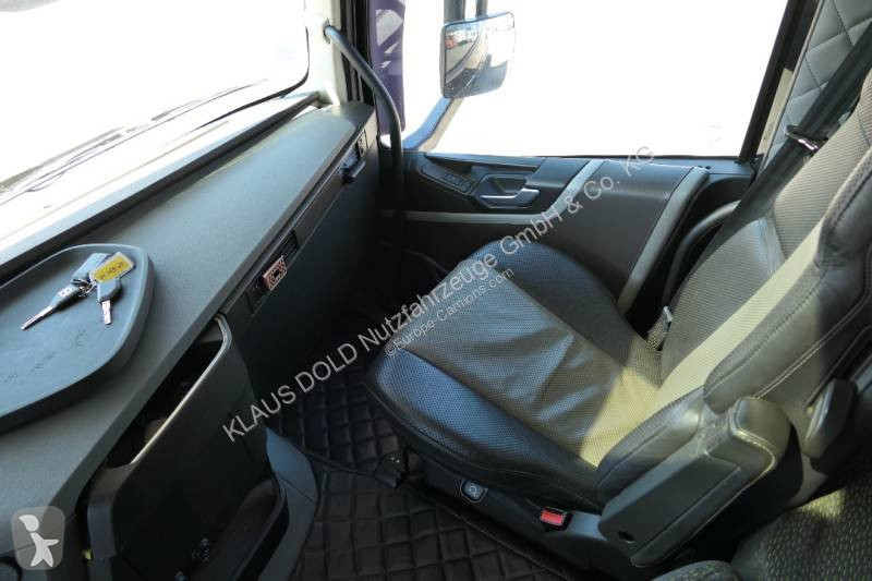 جرار Volvo