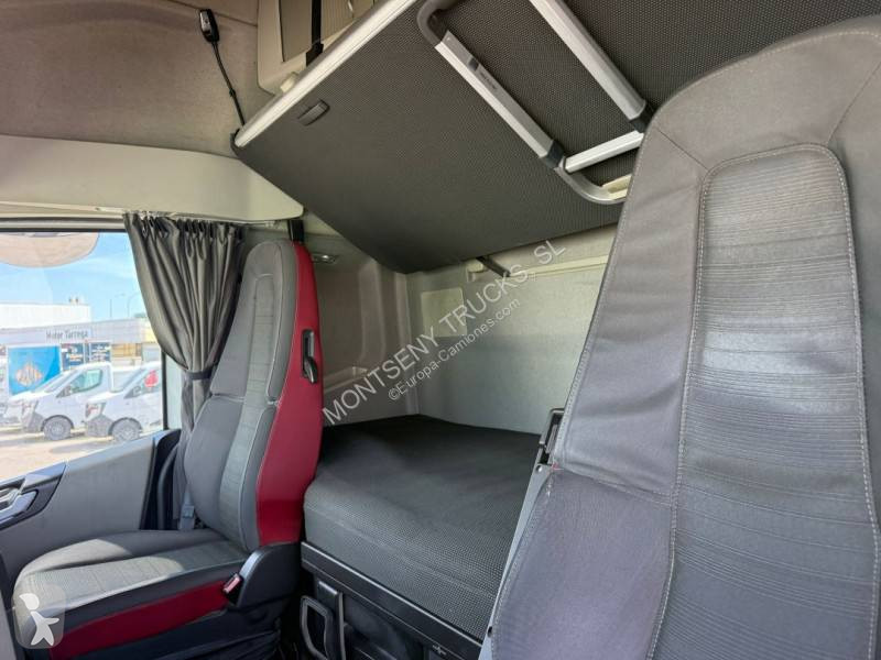 جرار Volvo