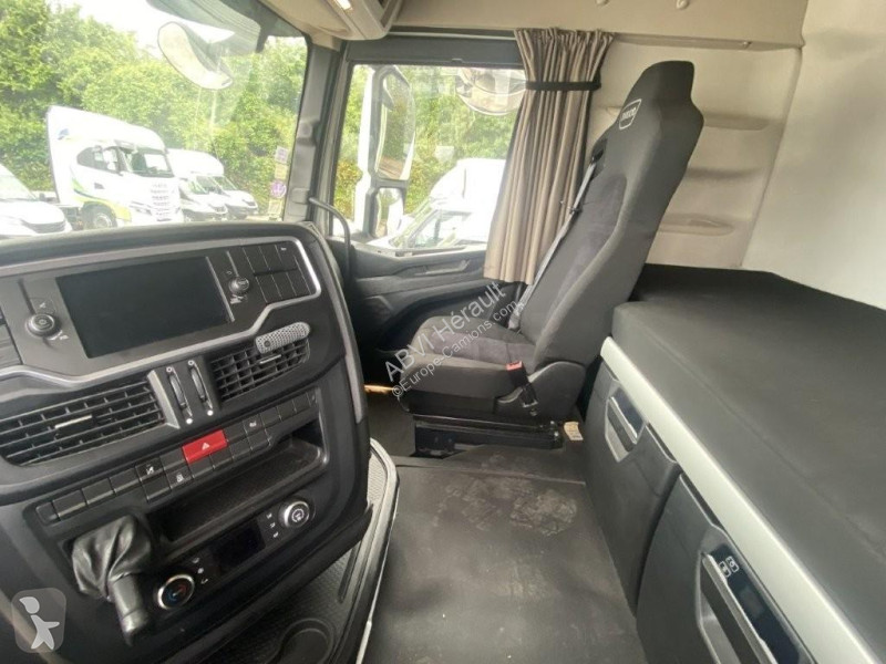 Iveco AS440S46TP CNG tractor unit