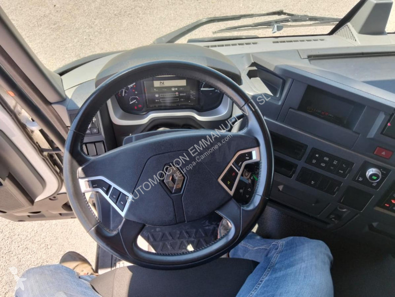 جرار Renault 480