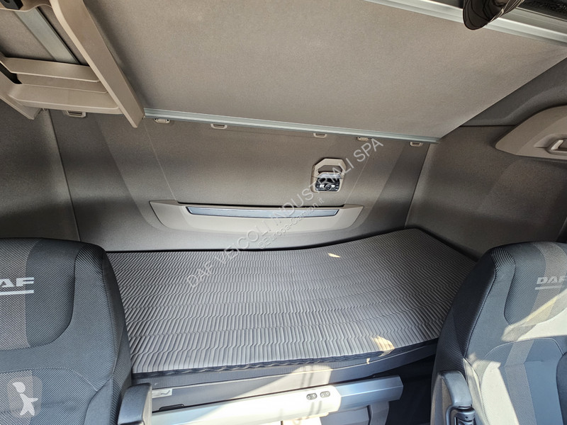 جرار DAF XG  FT 4X2