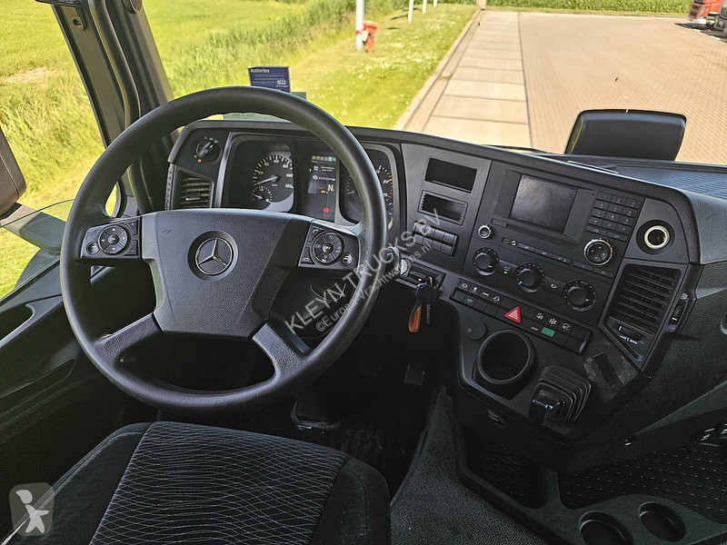 جرار Mercedes ACTROS 1945