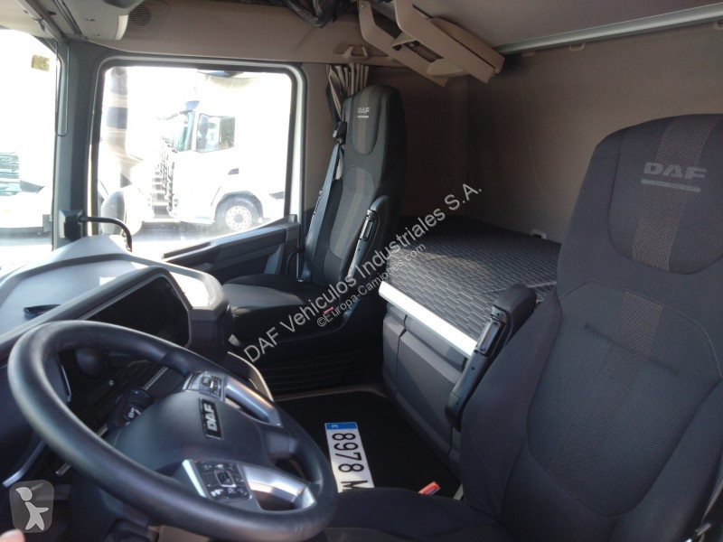 Тягач DAF XFn  FT 4X2
