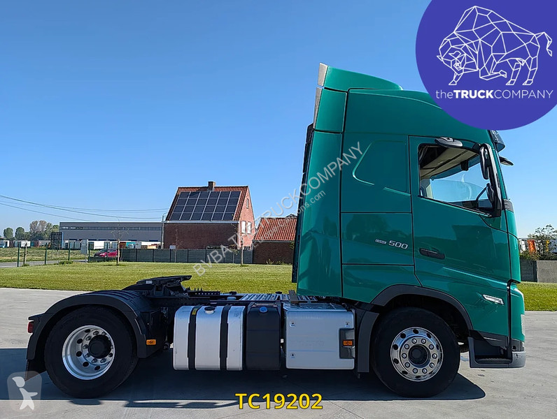 جرار Volvo 500