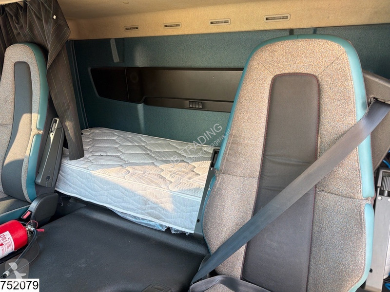 جرار Volvo 460 Euro 6, PTO, air suspension, Lohr