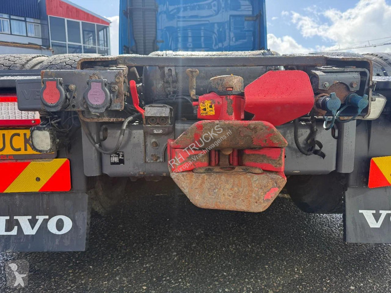 جرار Volvo 6X4 EURO 6