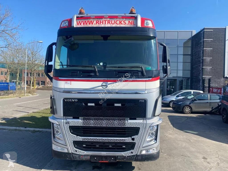 جرار Volvo 6X4 EURO 6 + EPSILON S260Z96 +...