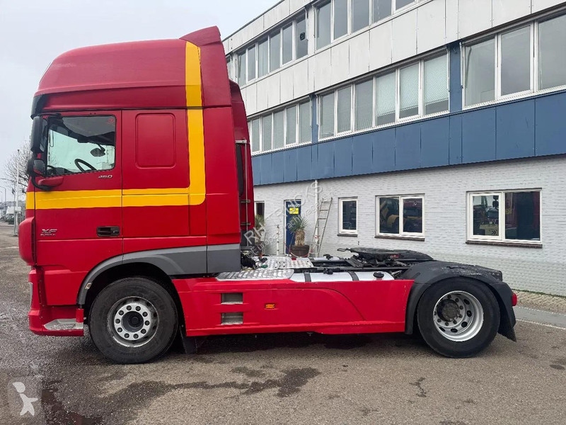 Trekker DAF 4X2 EURO 6 SKIRTS STANDAIRCO
